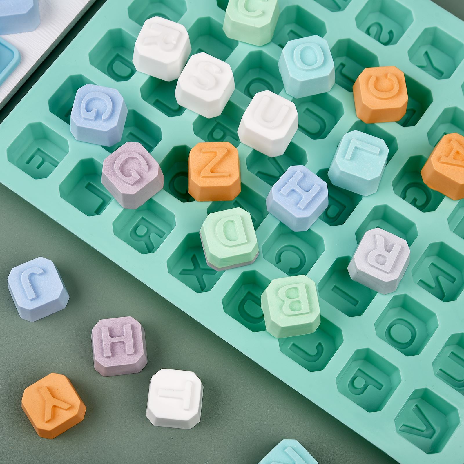 48 文字英語アルファベット文字シリコーン型石鹸型ケーキカッ - Soap Making Oven のレビューと価格
