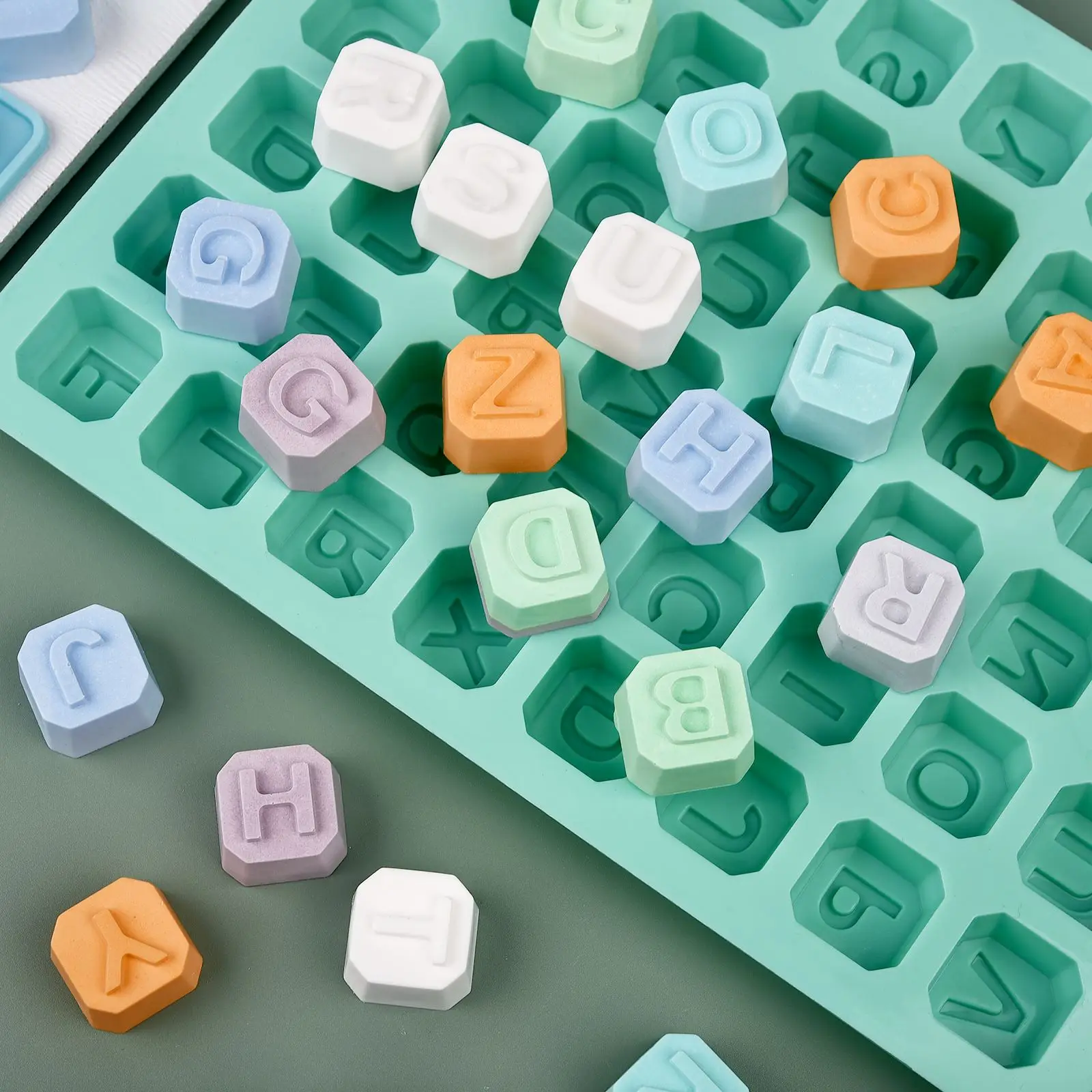 48 文字英語アルファベット文字シリコーン型石鹸型ケーキカッ - Soap Making Oven のレビューと価格